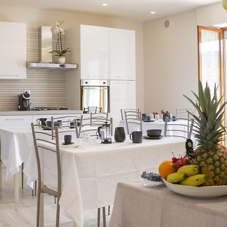 B&B Alba Sul Mare Guest House Massignano Ngoại thất bức ảnh