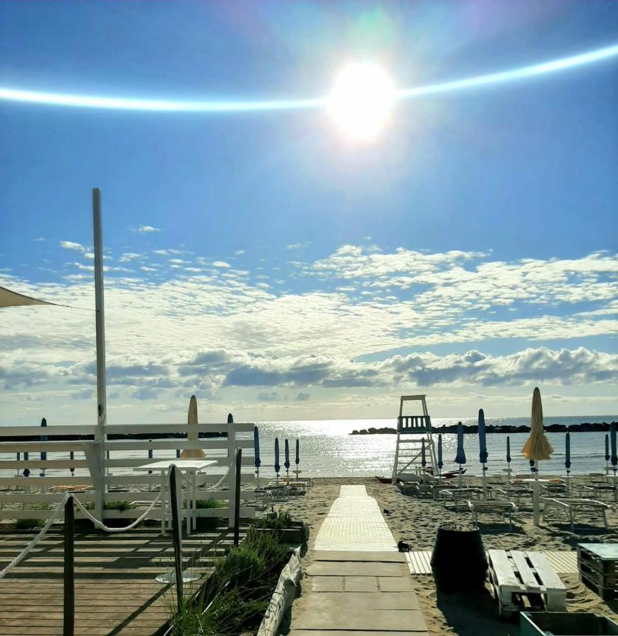 B&B Alba Sul Mare Guest House Massignano Ngoại thất bức ảnh